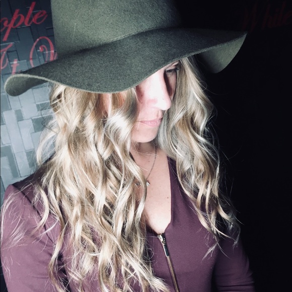 Meet your Posher, Chelsea - Picture 1 of 1